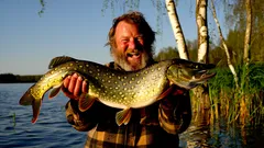 Cacciatore d'autunno di lucci: incredibili segreti e consigli da esperti che raddoppiano la tua pesca